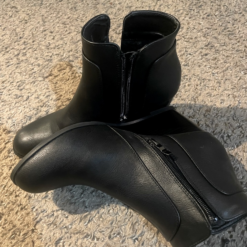 Wedge boot